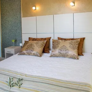 Kaplanis House Hotel